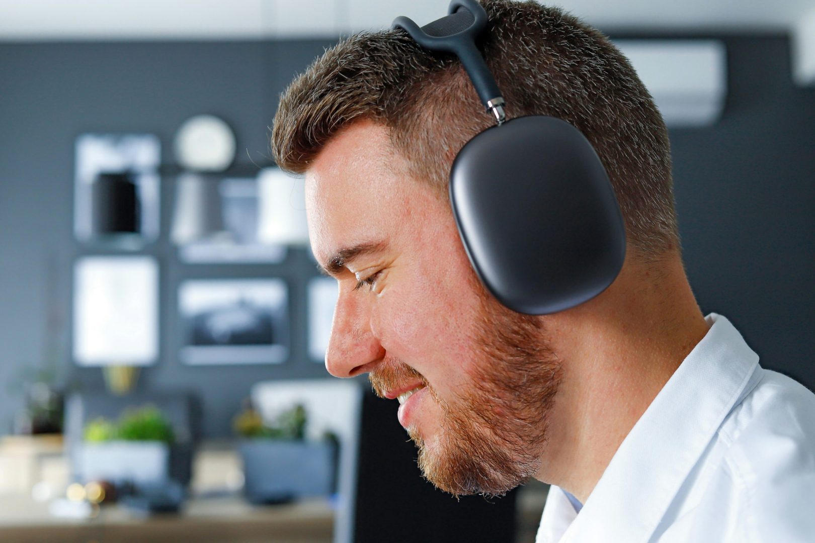 Top 5 Ergonomic Office Headsets – DeskZen